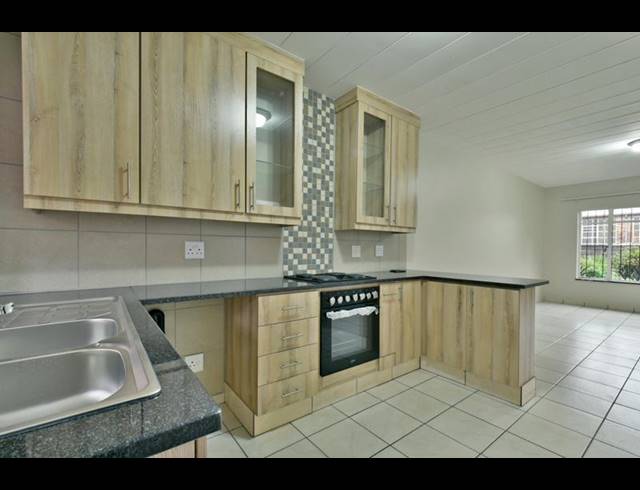 1 BEDROOM APARTMENT FOR SALE IN NEW REDRUTH